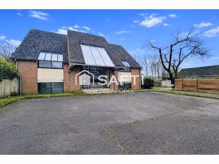 tincques – opportunité rare ! grand bâtiment à réinventer