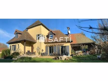 propriété de caractère proche champagnole