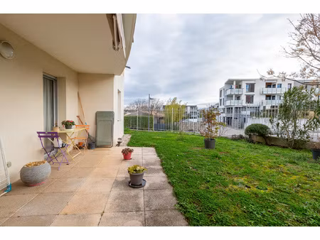 t4 avec terrasses  jardin  cave et garage  le clos des santo