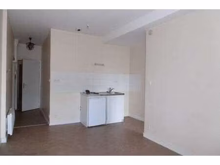 location appartement 2 pièces à montjean-sur-loire (49570) : à louer 2 pièces / 31m² montj