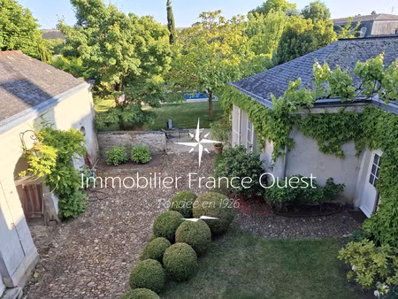 maison d'exception en centre-ville de château-gontier (53)