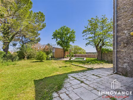 maison en pierre rénovée t7 de 166m² avec piscine