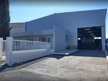 location local d'activités vitrolles 740 m²