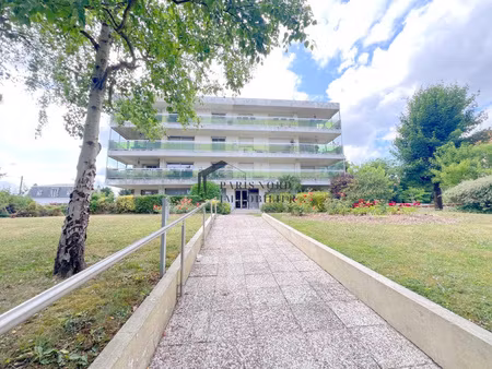 appartement 90m² + terrasse + 2 parking (chaudiere et isolation thermique par l'extérieur 