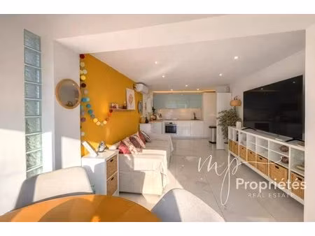 la croix-valmer – appartement à vendre entièrement rénové – résidence recherchée avec...