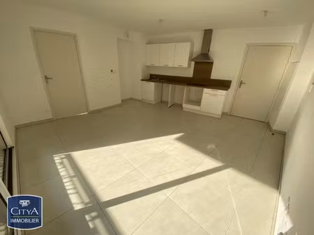 appartement à louer 2 pièces 39.25 m² - hyères (83) - 692€