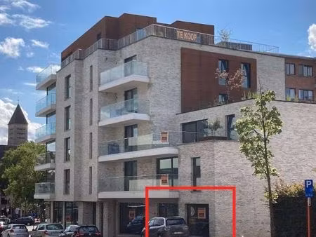 mooie multifunctionele handelsruimte op een top ligging in genk!