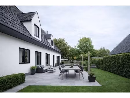 unieke eigendom met ruimte  licht en leefcomfort in sint-denijs-westrem.