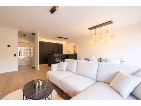 subliem gerenoveerd appartement met hoogwaardige afwerking en ruim terras