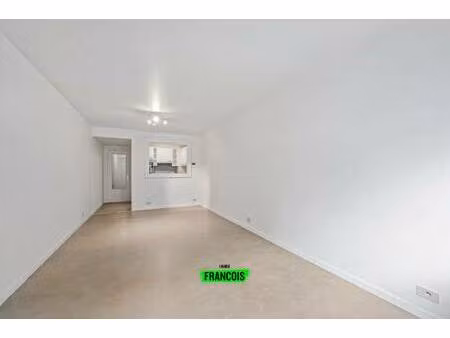 appartement te koop in oostende met 1 slaapkamer