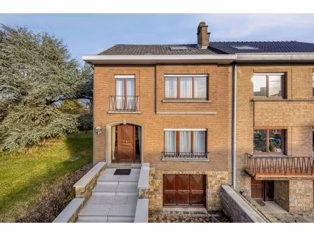 ruime woning op een perceel van 14are 67ca op een topligging in groot-bijgaarden!