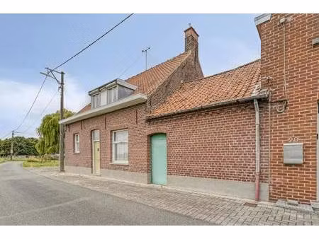 te renoveren halfopen woning in gullegem