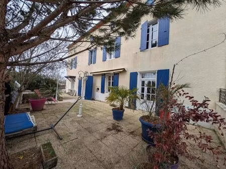 maison de 6 pièces de 265 m² à eymouthiers