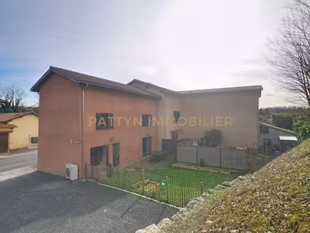 maison de village rénovée 147 m² – dpe b – écoles à pied – sainte-euphémie