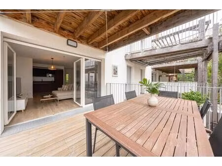 appartement de 3 pièces de 65 m² situé à bordeaux