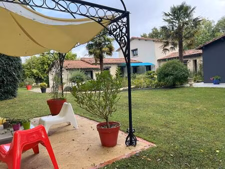 ensemble immobilier de 3 logements auge 12 pièce(s) 277 m2