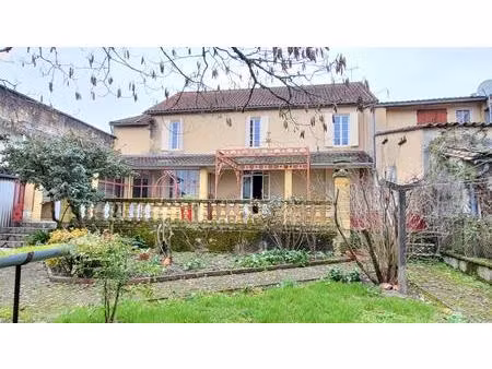 maison de village en pierres de 240 m² plus un appartement f 4 à villefranche de lonchat 2