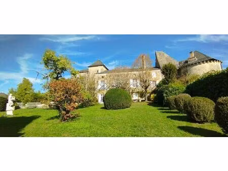 chateau de village au pays d'ans