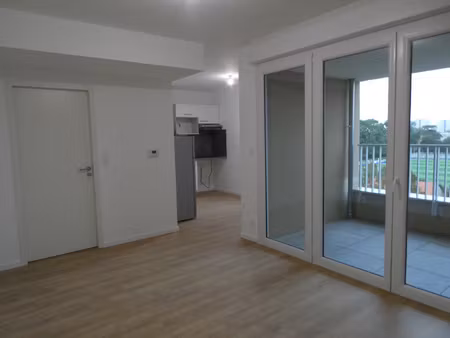 appartement en très bon état en résidence avec ascenseur bd