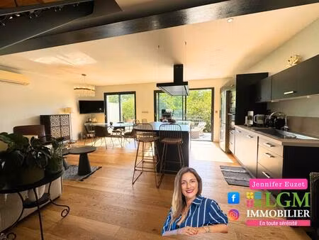 villa  garage et jardin  beauvoisin