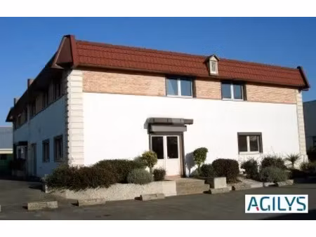 a 20 mn de paris  bureaux à louer  zone massy europe  à proximité des axes routiers et bén