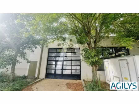 a louer : location de locaux d'activités à partir de 323m² jusqu'à 1235m²