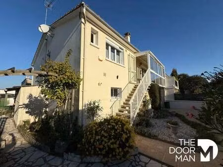 vente maison à niort (79000) : à vendre / 95m² niort