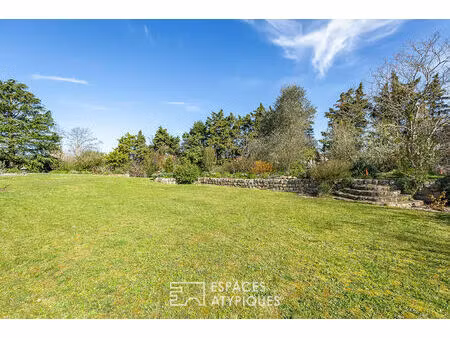 la maison du village