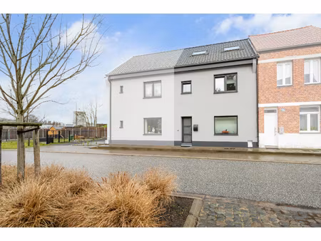 huis te koop in sint-niklaas met 3 slaapkamers