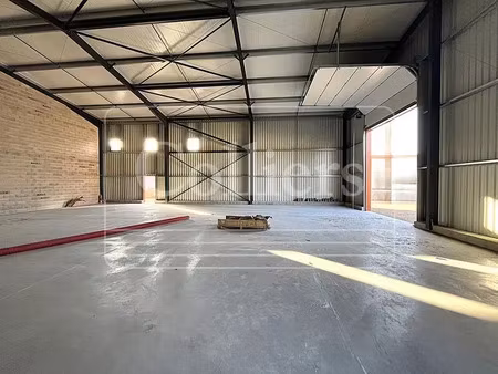 à louer - local d'activité / stockage / atelier