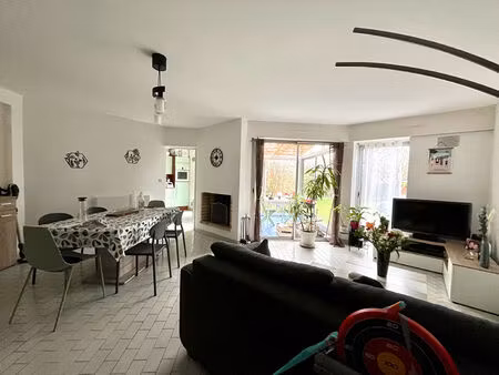 location maison 4 pièces  93.74m²  avrillé