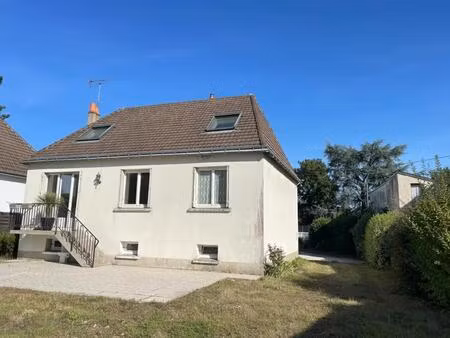 maison de 5 pièces de 103 m² située à saint-avertin