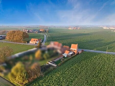 halfopen bebouwing met 4 slaapkamers en garage in langemark