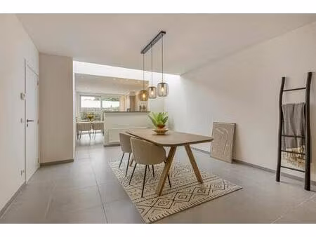 instapklaar huis te koop met 4 slaapkamers  tuin en garage