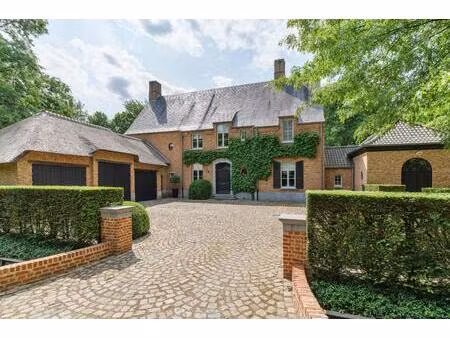 riante villa te schilde met twee extra villagronden ov.