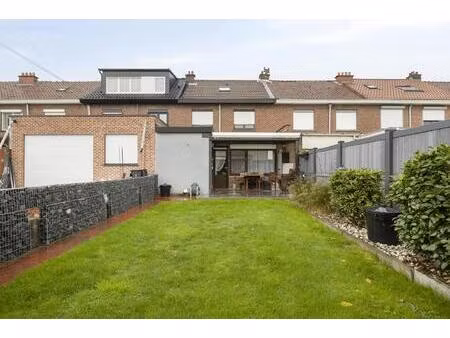 ruime rijwoning met garage te willebroek