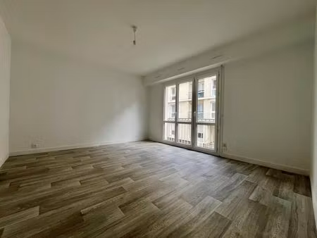 location appartement 1 pièce 29 m² à nantes (44000)