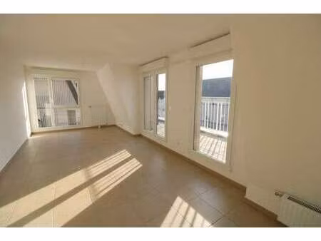 location appartement 3 pièces à sainte-luce-sur-loire (44980) : à louer 3 pièces / 64m² sa