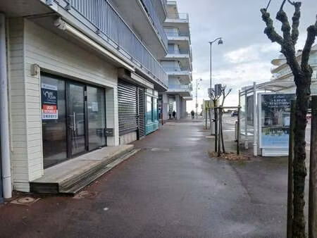 location bureaux et commerces à la baule-escoublac (44500) : à louer / 45m² la baule-escou