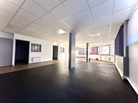 local commercial 7 pièces - 187 m²