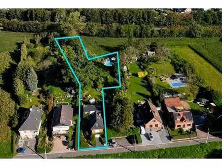 4-facades sur un magnifque terrain de 25a66ca