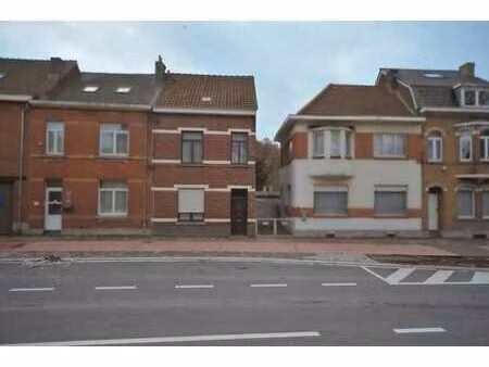 maison familiale à rafraîchir avec jardin à asse