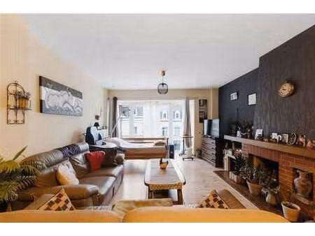 appartement 2 chambres+ terrasse et cave