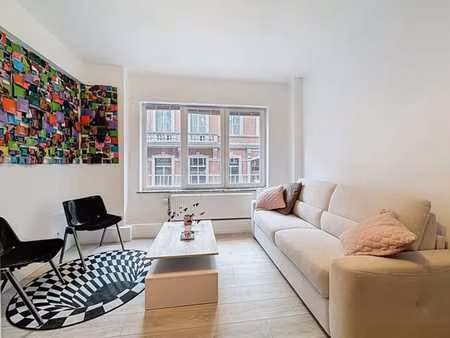 appartement rénové avec terrasse