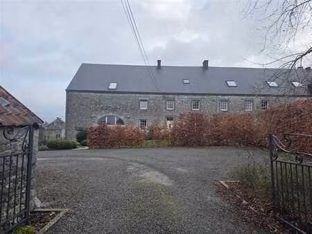 bureau + places de parking ext + salle d'attente en pleine c