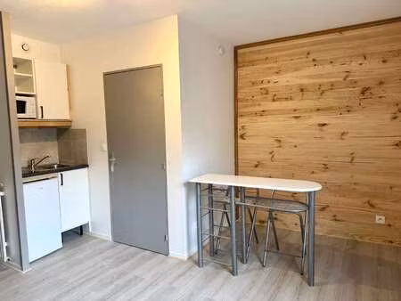 location appartement t1 à guingamp (22200) : à louer t1 / 18m² guingamp
