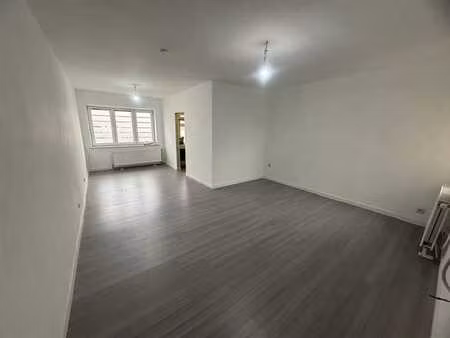 studio de 75 m² à louer – place crawhez 19/021  dampremy – d