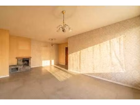 uccle : 2 ch. à rénover avec terrasse et vue parc