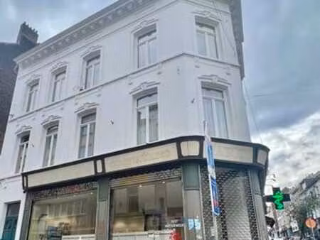 entre porte de hal et châtelain - appt. 1ch.