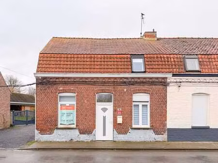 ? charmante maison 3 façades à leers‑nord — quartier prisé